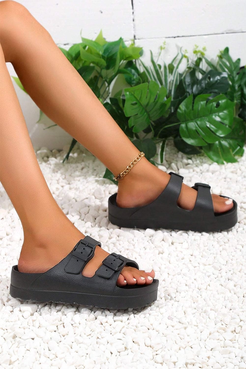 Black Solid Color Buckle Straps Beach Slippers