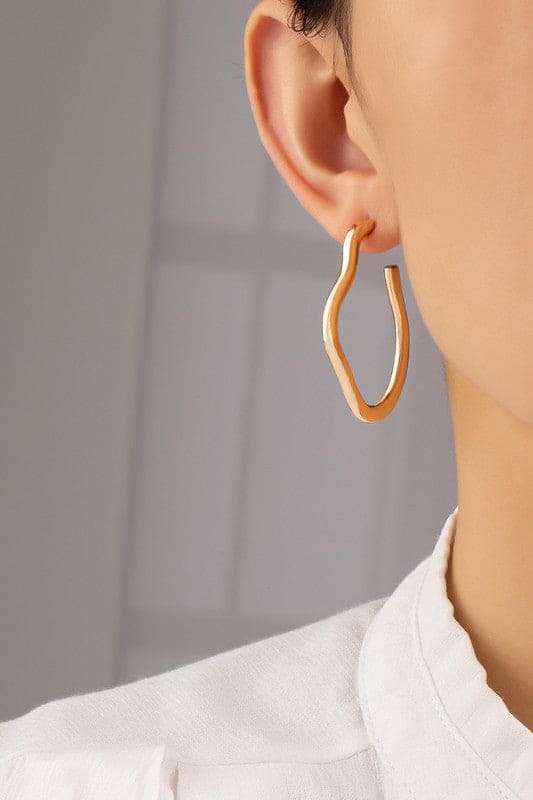 Irregular shape metal hoop earrings